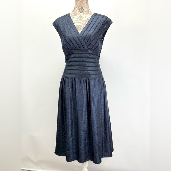 ADRIANNA PAPELL Deep navy imprint sheer stripe double V Midi Dress size 12 - Picture 2 of 14